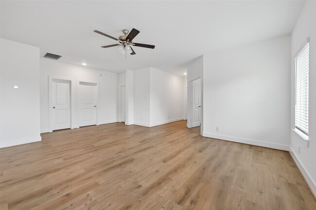 Building Photo - 4506 Blue Mountain Laurel St