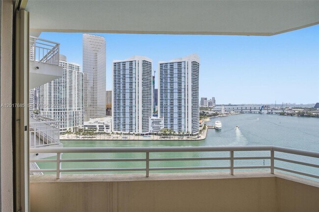 Building Photo - 888 Brickell Key Dr