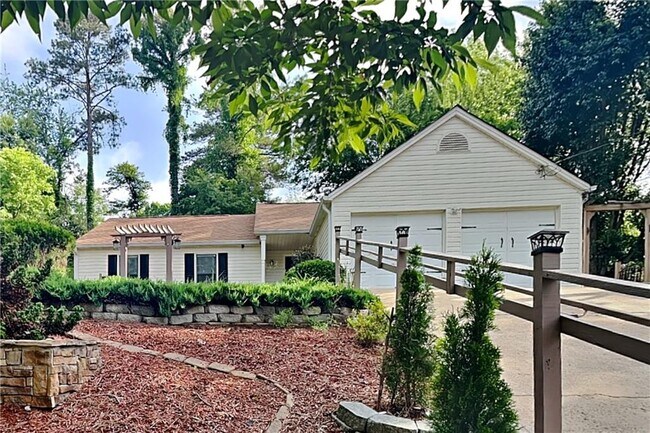 Primary Photo - 815 Riverstone Ln