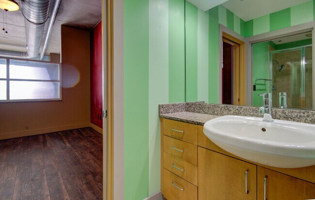Building Photo - COMING SOON! Affordable Comfort: 1BR/1BA C...