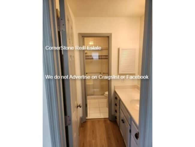 Building Photo - 726 Victorian Pl