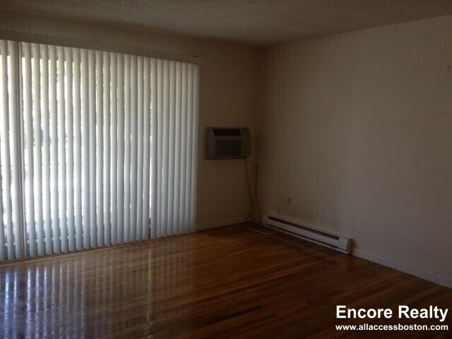 Building Photo - 8 Kittredge St