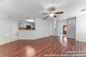 Building Photo - 122 Rimdale