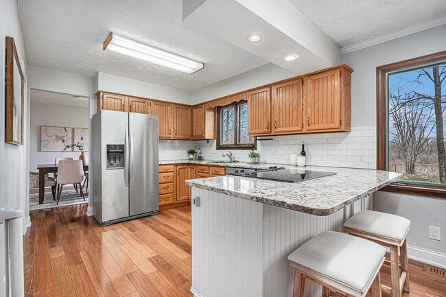 Building Photo - Pet-Friendly 4 Bed, 2.5 Bath Home with Lak...
