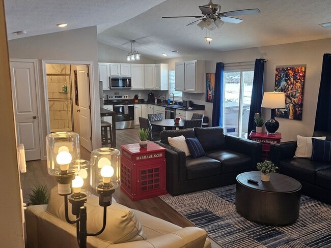 Building Photo - 814 Pierson Rd