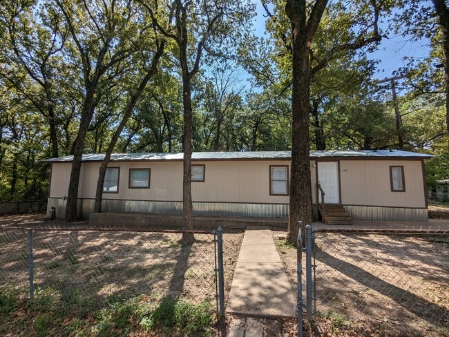 Building Photo - 103 Cardinal Ln