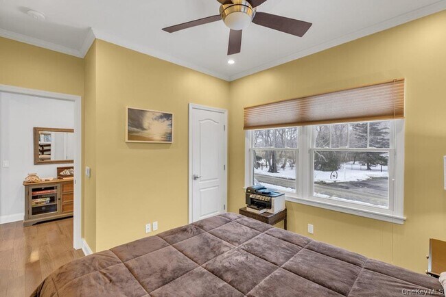 Building Photo - 300 Fiddler Ln