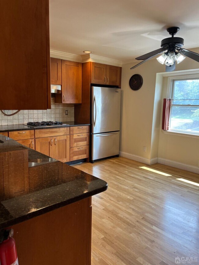 Building Photo - 3601 N Oaks Blvd