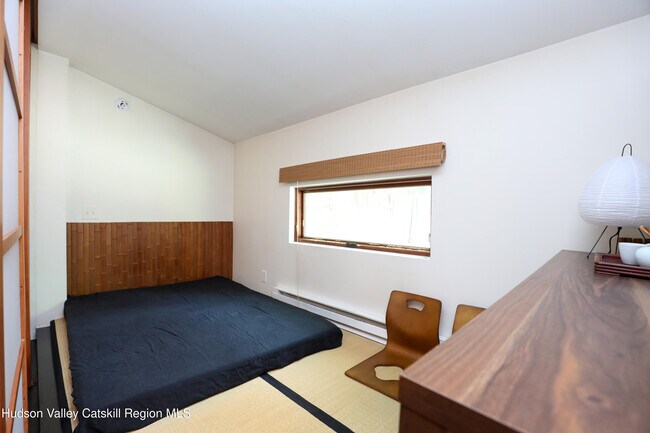 Building Photo - 10 Fitzsimmons Ln