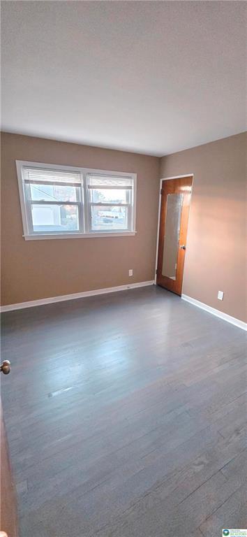 Building Photo - 1103 N Van Buren St