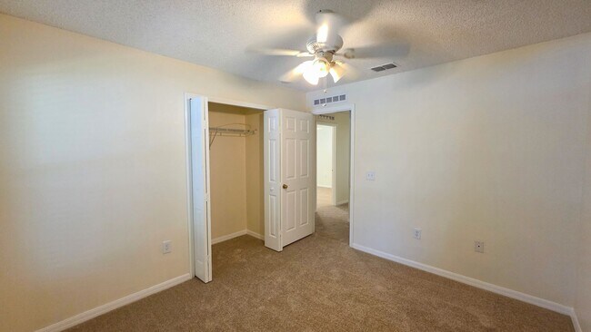 Building Photo - 2644 12th Square SW