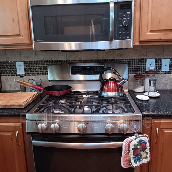 Building Photo - 55 Cinder St