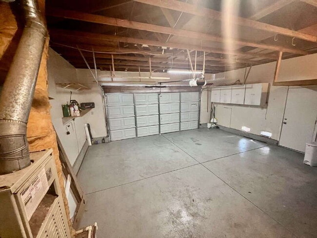 Building Photo - 1180 Camellia Ln