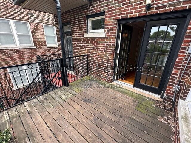 Building Photo - 6325 Southwood Ave