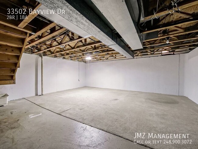 Building Photo - Welcome to this beautiful 2 bedroom, 1 bat...