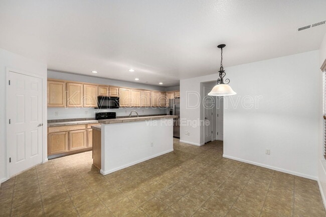 Building Photo - 9770 Mayfair St