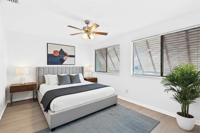 Building Photo - 344 City View Dr