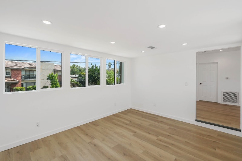 Building Photo - 510 E Palmer Ave