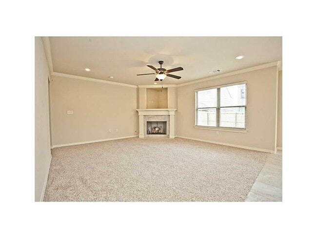 Building Photo - Clean and fresh near Washington Regional Hospital and the Bike Trail! To schedule your own showin...