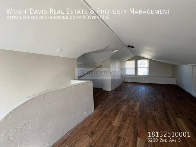 Building Photo - Charming 2-Bedroom, 1-Bath Duplex in the H...