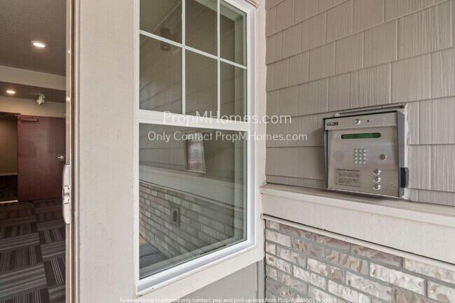 Building Photo - Charming One-Bedroom Condo in the Heart of Bull Mountain - Pool & Gym Access Included!