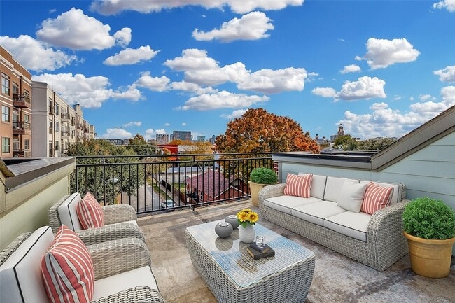 Building Photo - 4323 Dickason Ave