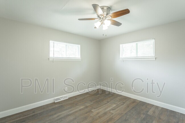 Building Photo - 1375 Orbit Dr