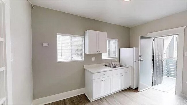 Building Photo - 1234 N Loma Vista Dr