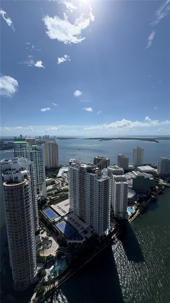Building Photo - 465 Brickell Ave