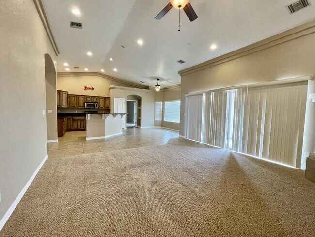 Building Photo - BHCRENT.COM Golf Course Living - Gated Com...