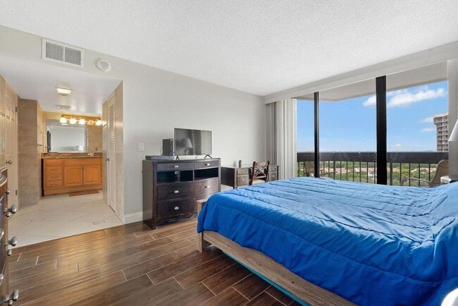 Building Photo - 2400 Presidential Way