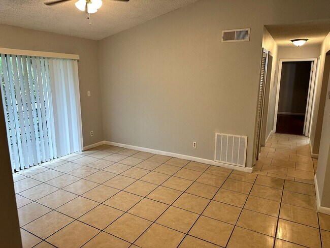 Building Photo - ALHAMBRA COURT CONDO