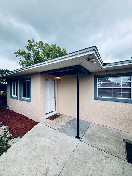 Primary Photo - 1108 Myrtle Ln