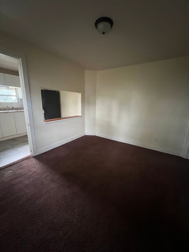 Building Photo - 49 S Front St