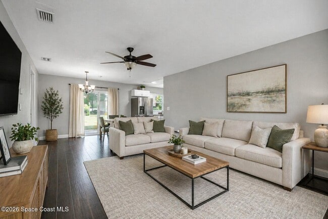 Building Photo - 1306 S Lakemont Dr
