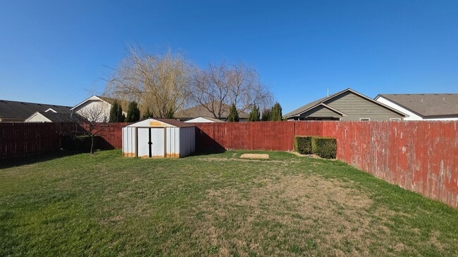 Building Photo - Clean 3 bed 2 bath  - Owasso schools