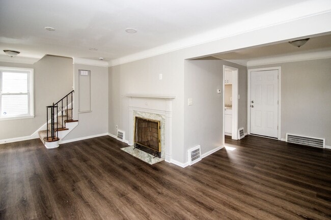 Building Photo - 4004 E 155th St