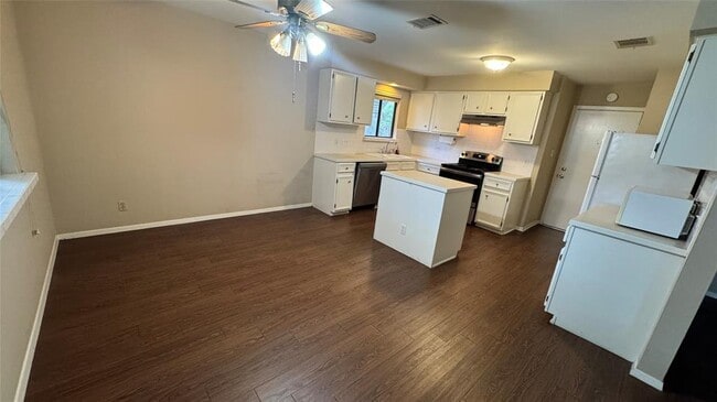 Building Photo - 4205 Steve Scarbrough Dr
