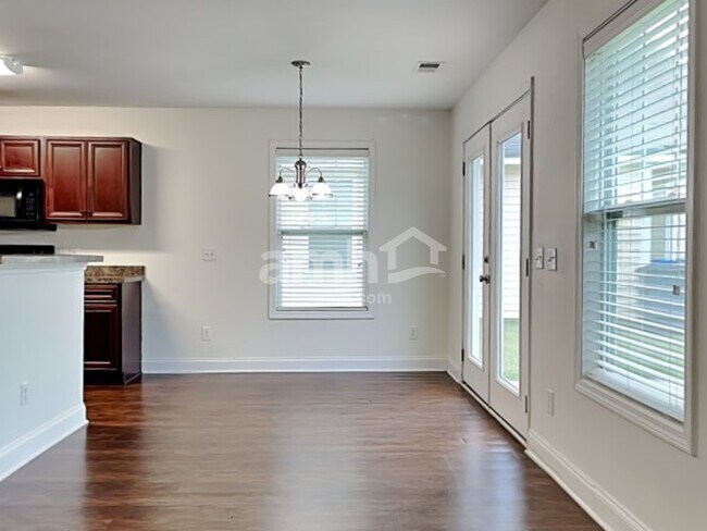 Building Photo - 2904 John Cabot Dr