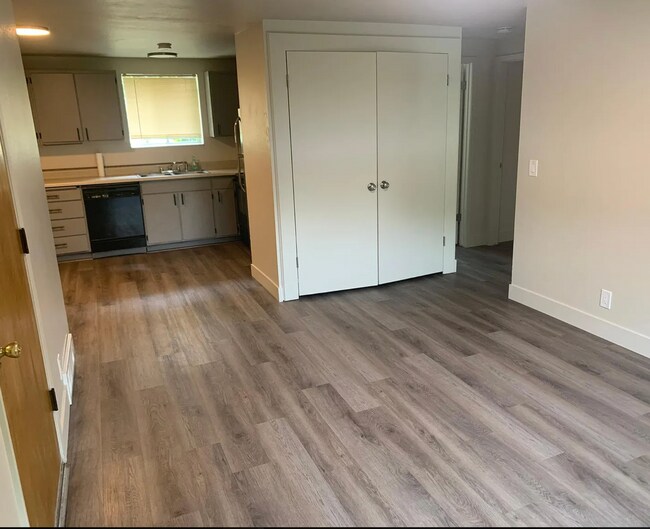 Building Photo - 1592 S 500 E