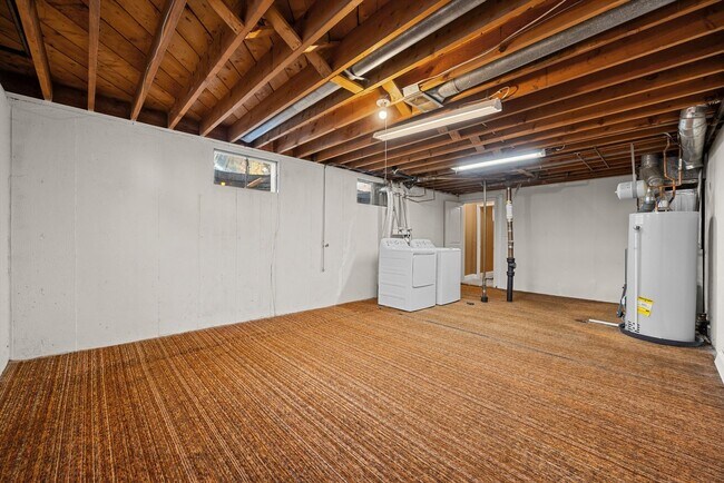 Building Photo - 4-Bed Home with Covered Patio, Fire Pit & Large Backyard in Cherry Creek Schools