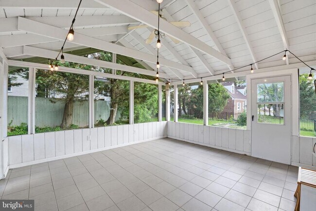 Building Photo - 2913 Cleave Dr