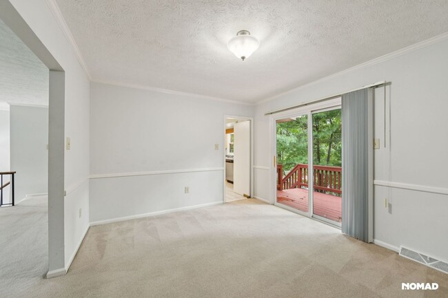 Building Photo - Spacious 4BR House in Asheville
