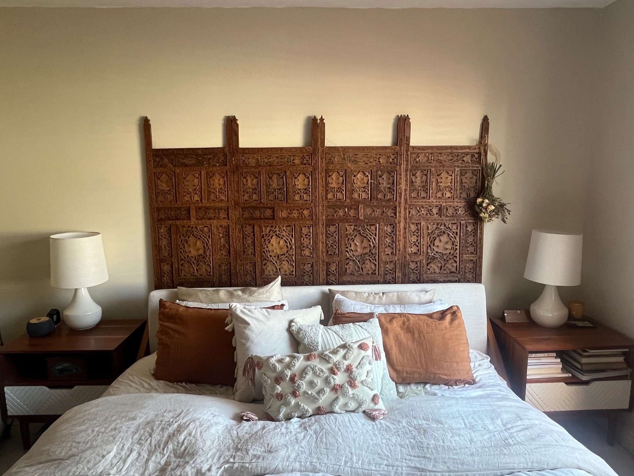 Main Bedroom - King Bed, Avocado Mattress - 620 E Harvard Rd