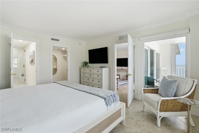 Building Photo - 3443 Gulf Shore Blvd N