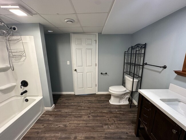 Building Photo - $1650 - 4 Bed 2 Bath Home