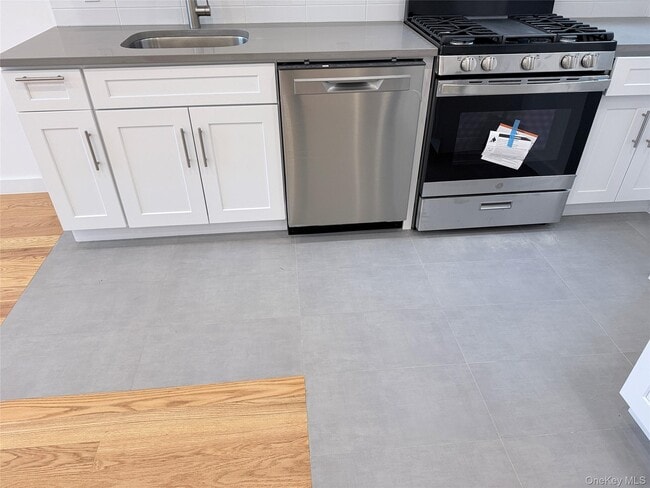 Building Photo - 40-18 50th Ave