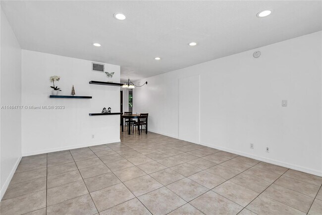 Building Photo - 2175 NE 56th St