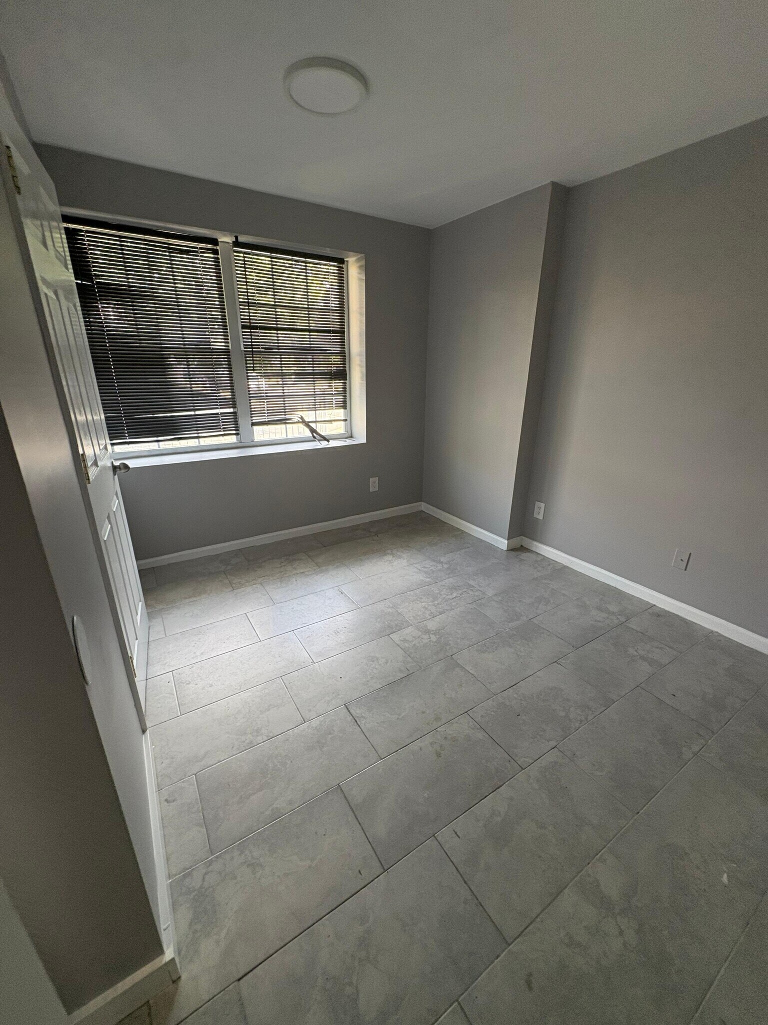 Building Photo - 53 Oakland Ter