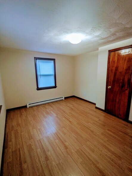 Secondary room - 65 Hayes St
